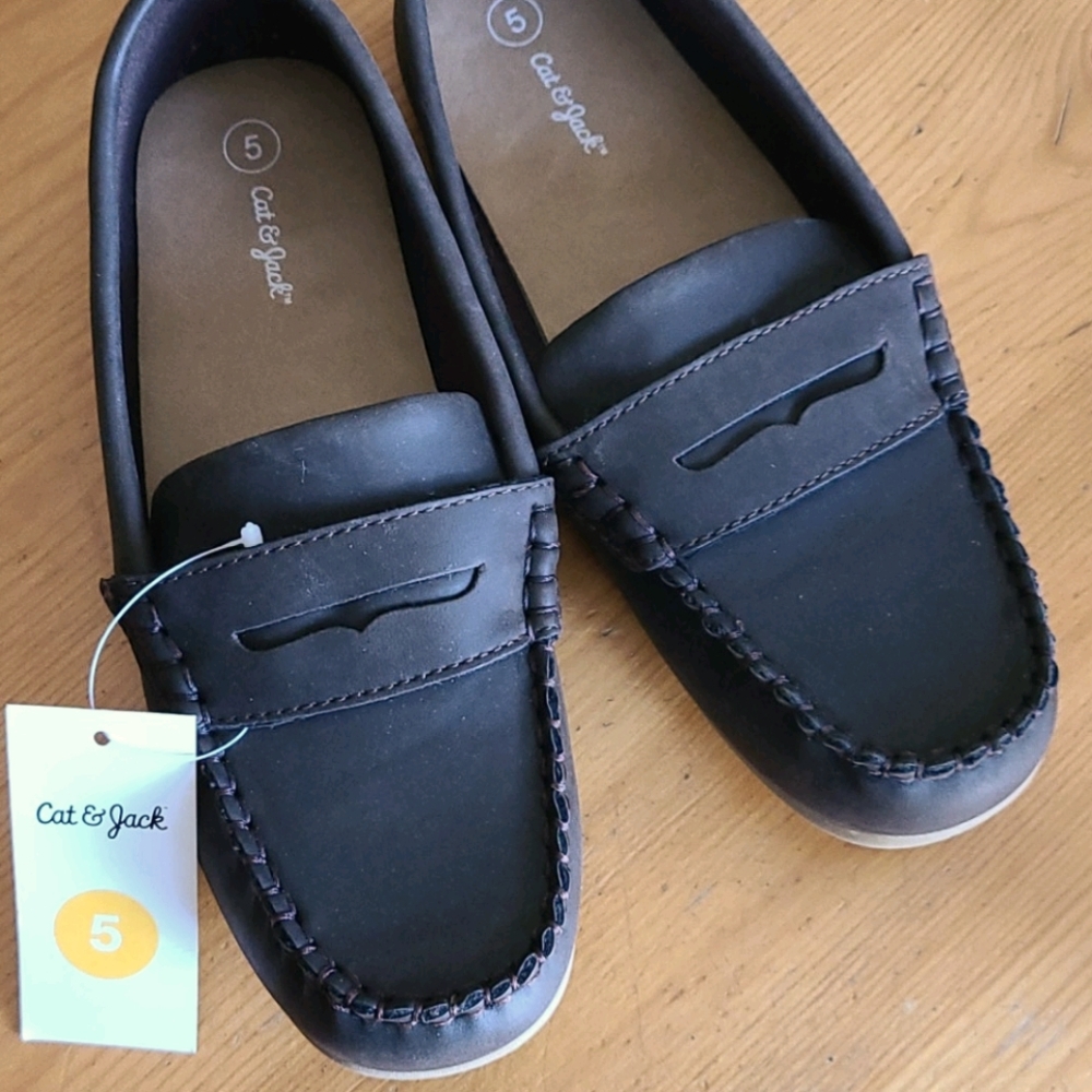 Boys shoes